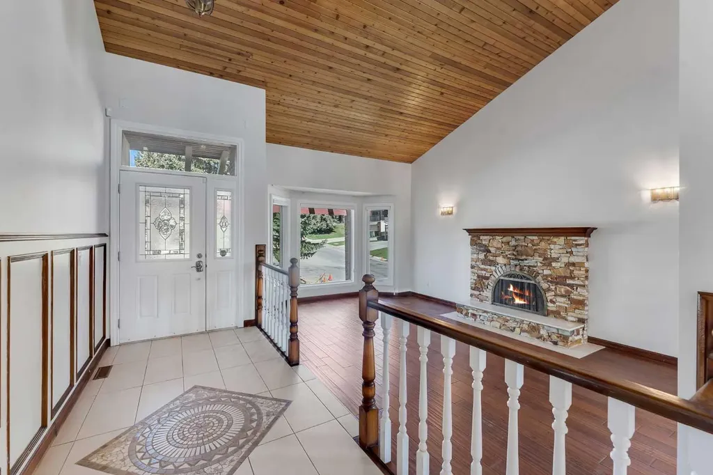 4 Edgehill Crescent NW Calgary AB T3A 2X6