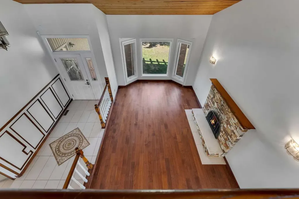 4 Edgehill Crescent NW Calgary AB T3A 2X6