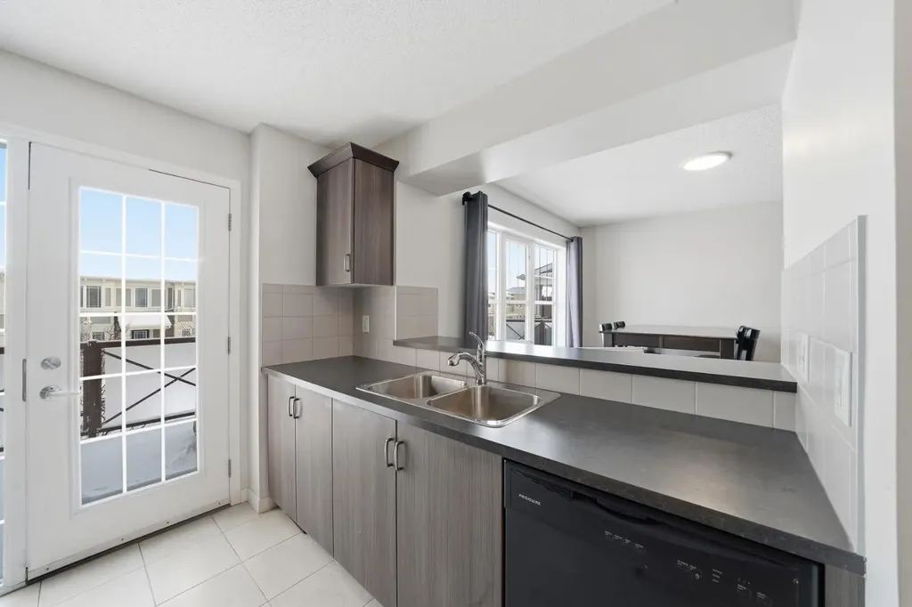 11 Windford Crescent SW Airdrie AB T4B 4A4