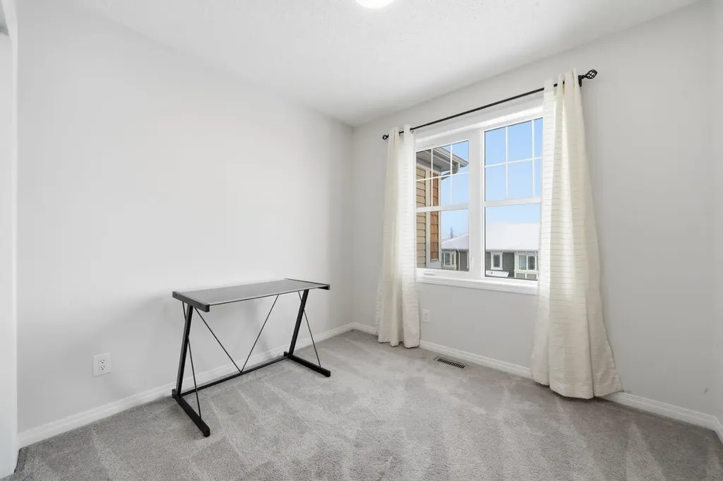 11 Windford Crescent SW Airdrie AB T4B 4A4