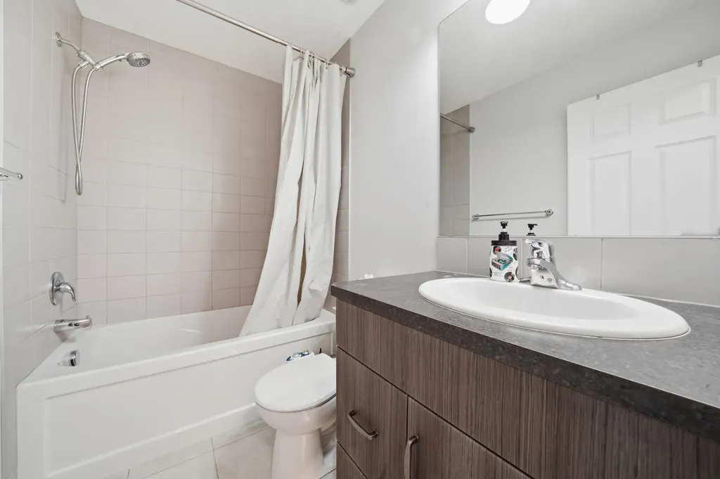 11 Windford Crescent SW Airdrie AB T4B 4A4
