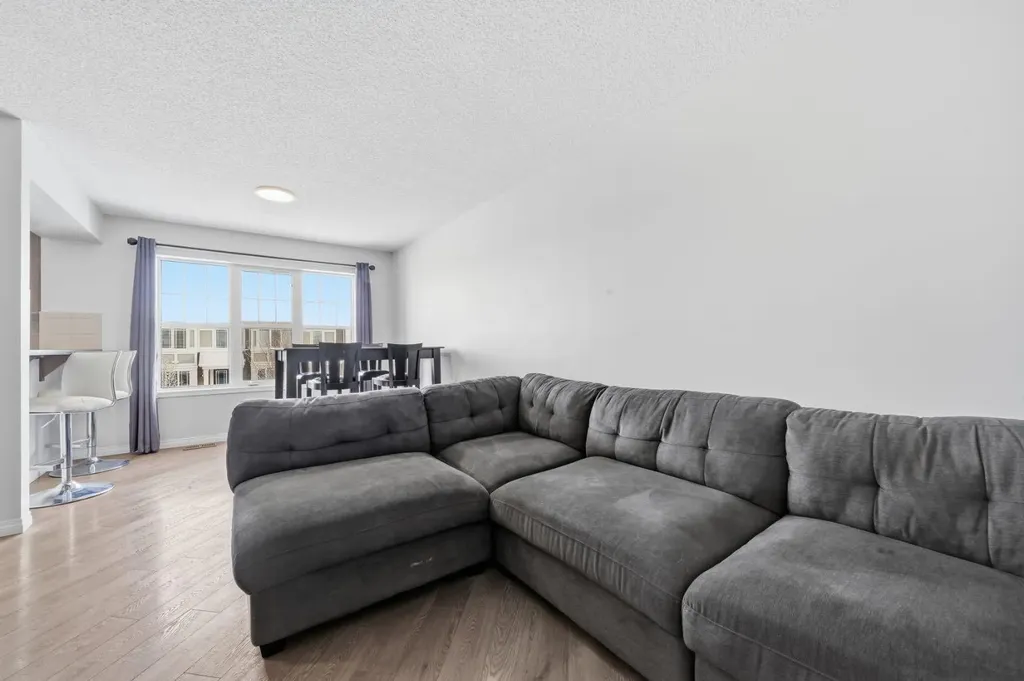 11 Windford Crescent SW Airdrie AB T4B 4A4