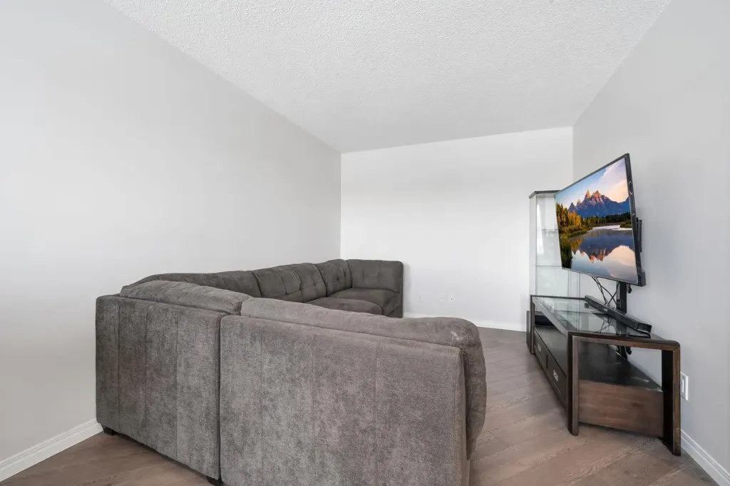 11 Windford Crescent SW Airdrie AB T4B 4A4