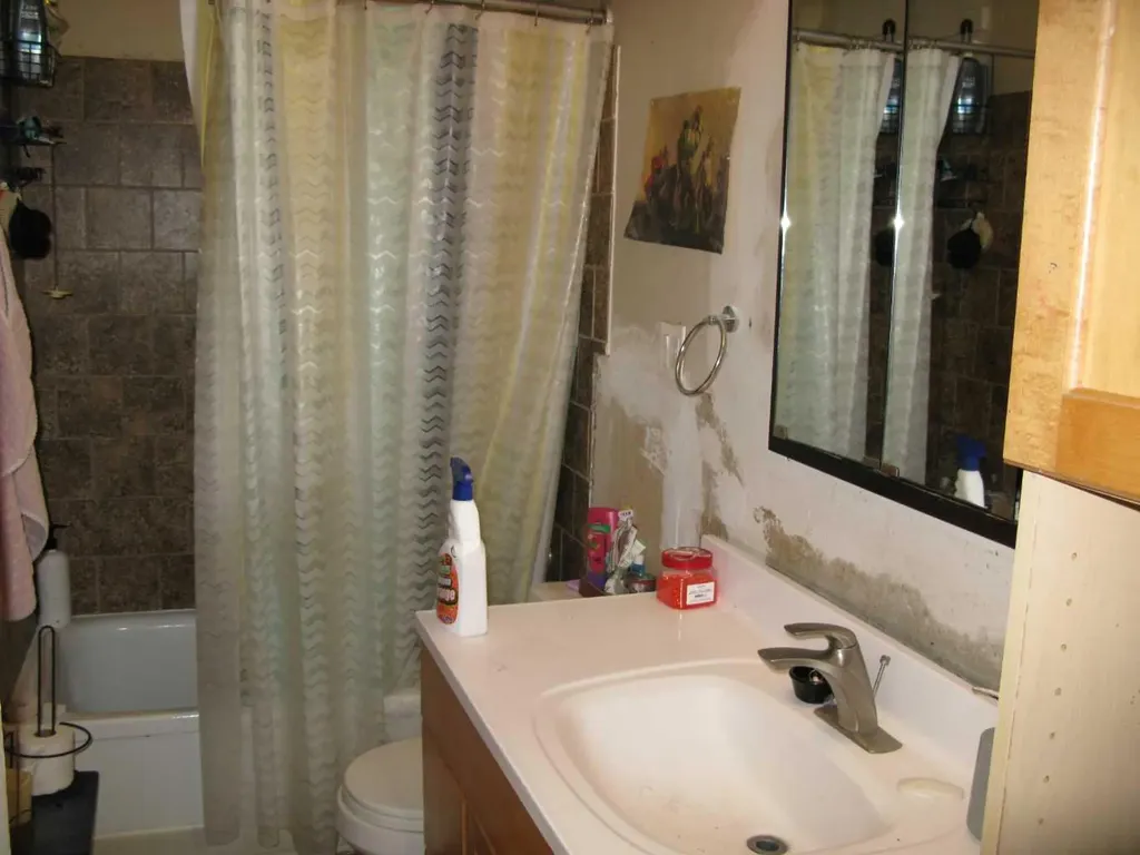 216 1 Street E Duchess AB T0J 0Z0