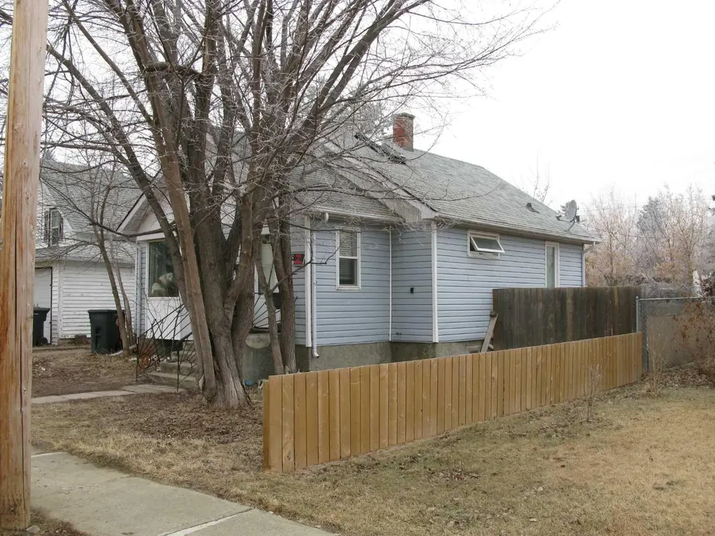 216 1 Street E Duchess AB T0J 0Z0