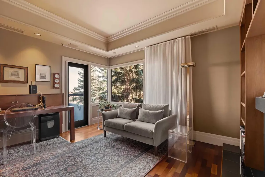 222 Eagle Ridge Drive SW Calgary AB T2V 2V7