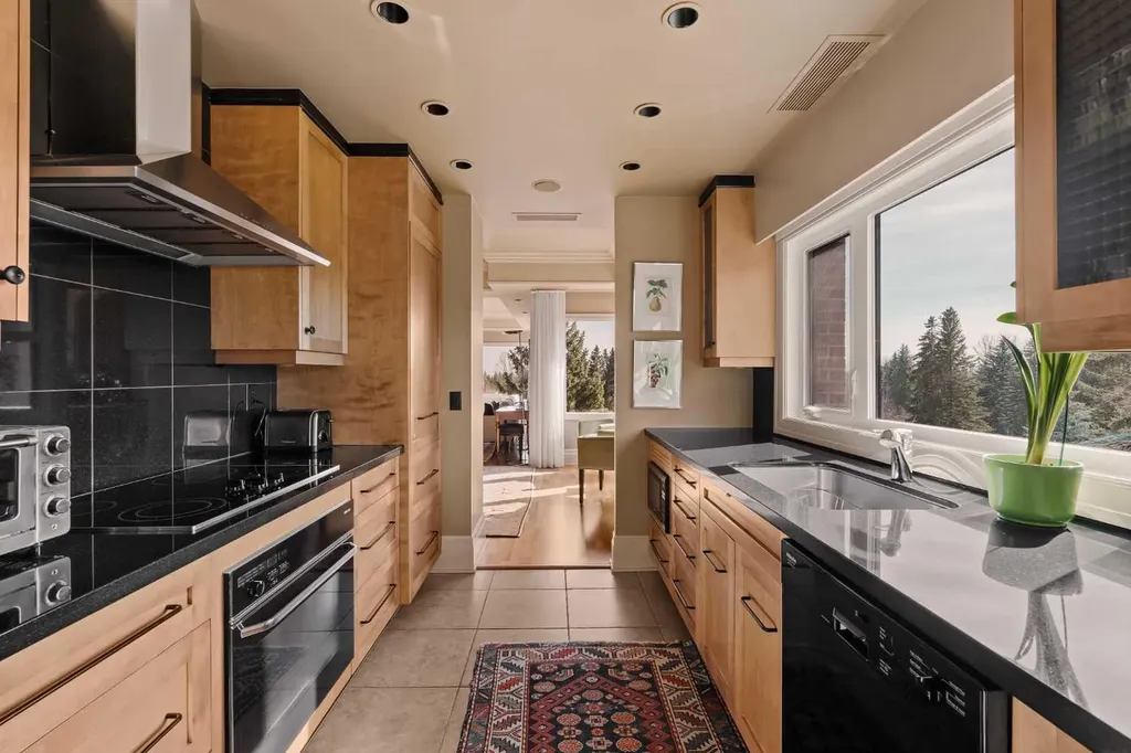 222 Eagle Ridge Drive SW Calgary AB T2V 2V7