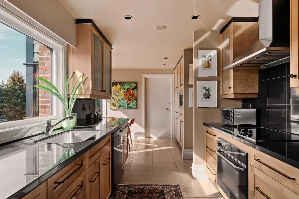 222 Eagle Ridge Drive SW Calgary AB T2V 2V7