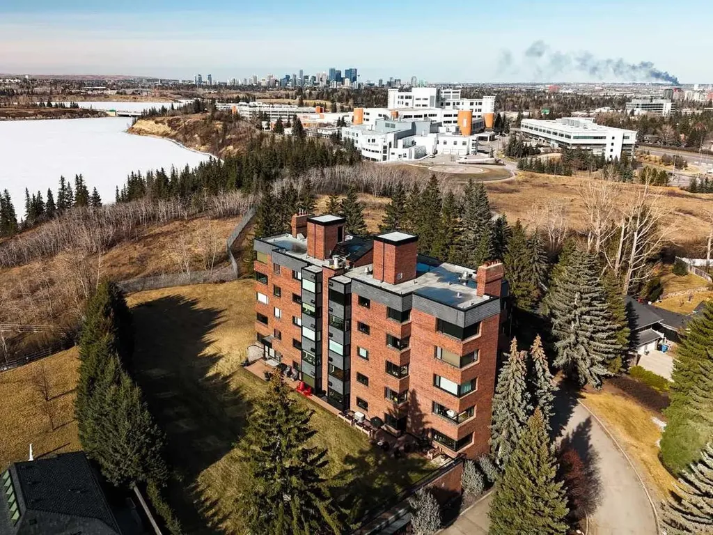 222 Eagle Ridge Drive SW Calgary AB T2V 2V7