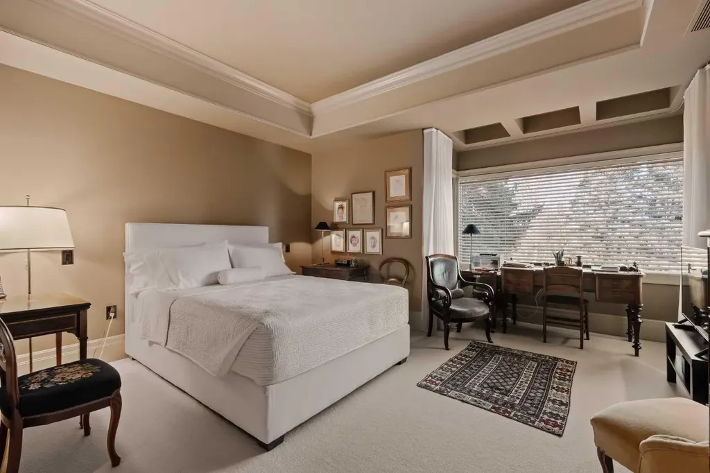 222 Eagle Ridge Drive SW Calgary AB T2V 2V7