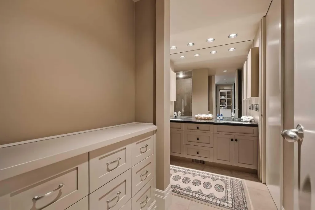222 Eagle Ridge Drive SW Calgary AB T2V 2V7