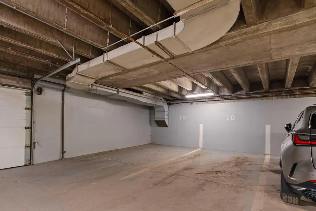 222 Eagle Ridge Drive SW Calgary AB T2V 2V7