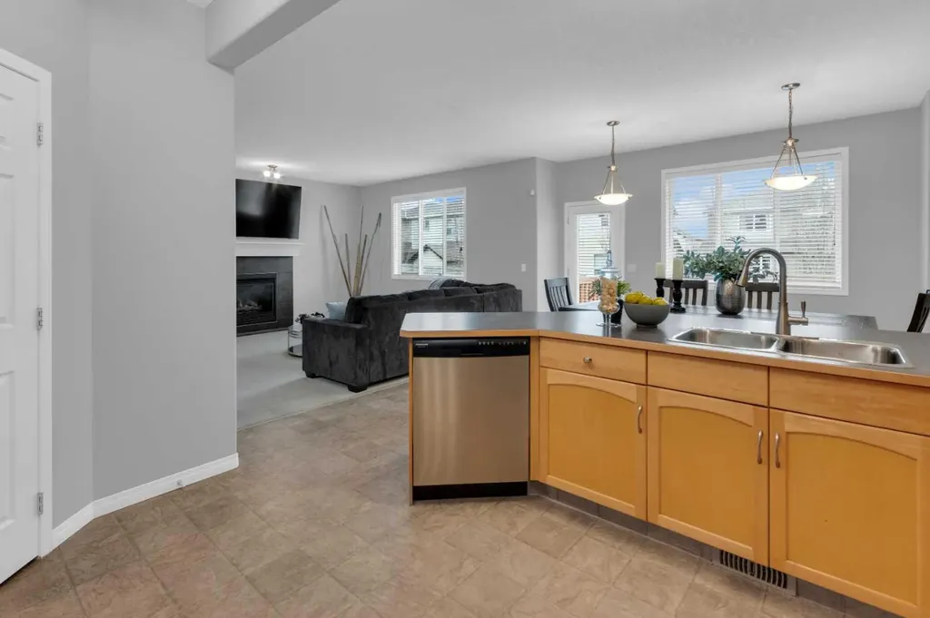 224 Morningside Green SW Airdrie AB T4B 3M4