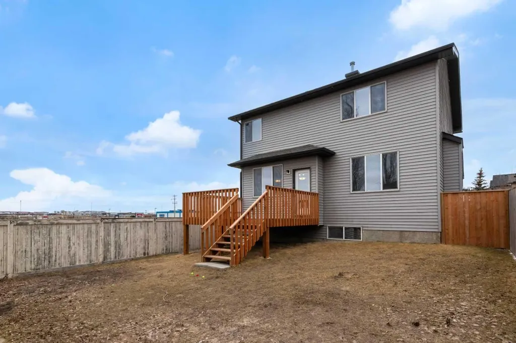 224 Morningside Green SW Airdrie AB T4B 3M4