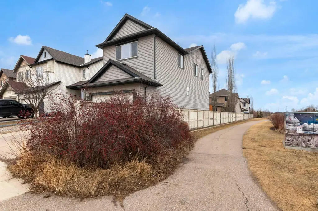 224 Morningside Green SW Airdrie AB T4B 3M4