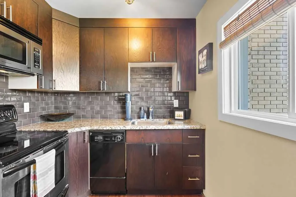 1811 18a Street SW Calgary AB T2T 4W1