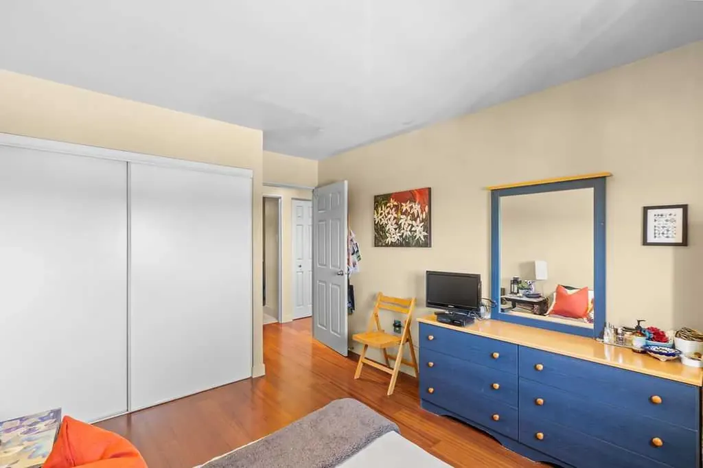 1811 18a Street SW Calgary AB T2T 4W1