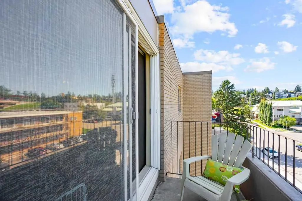 1811 18a Street SW Calgary AB T2T 4W1