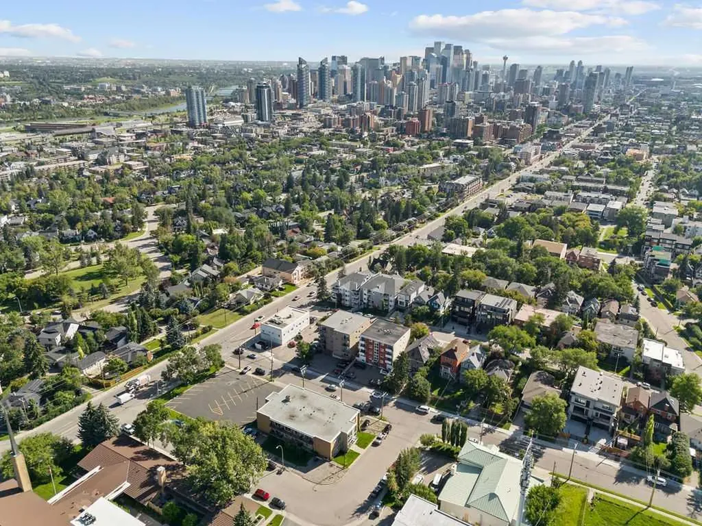 1811 18a Street SW Calgary AB T2T 4W1