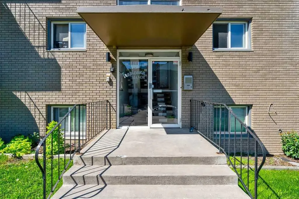 1811 18a Street SW Calgary AB T2T 4W1