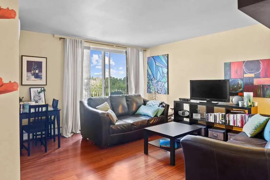 1811 18a Street SW Calgary AB T2T 4W1