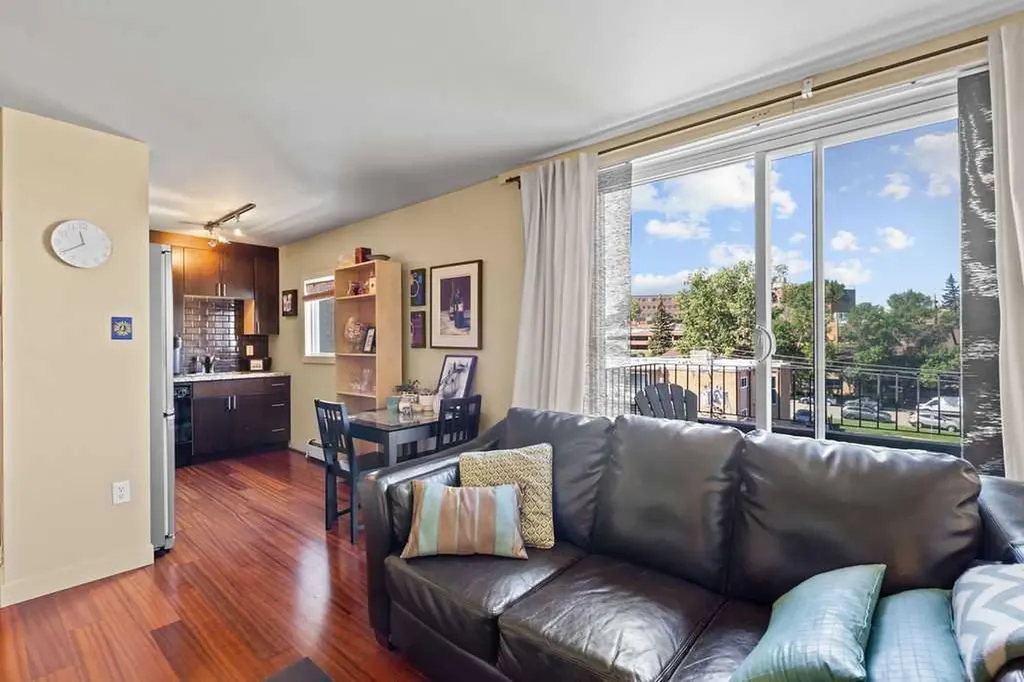 1811 18a Street SW Calgary AB T2T 4W1