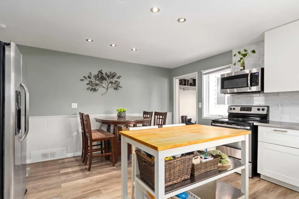 54 Poplar Crescent Gregoire Lake Estates AB T9H 0L2