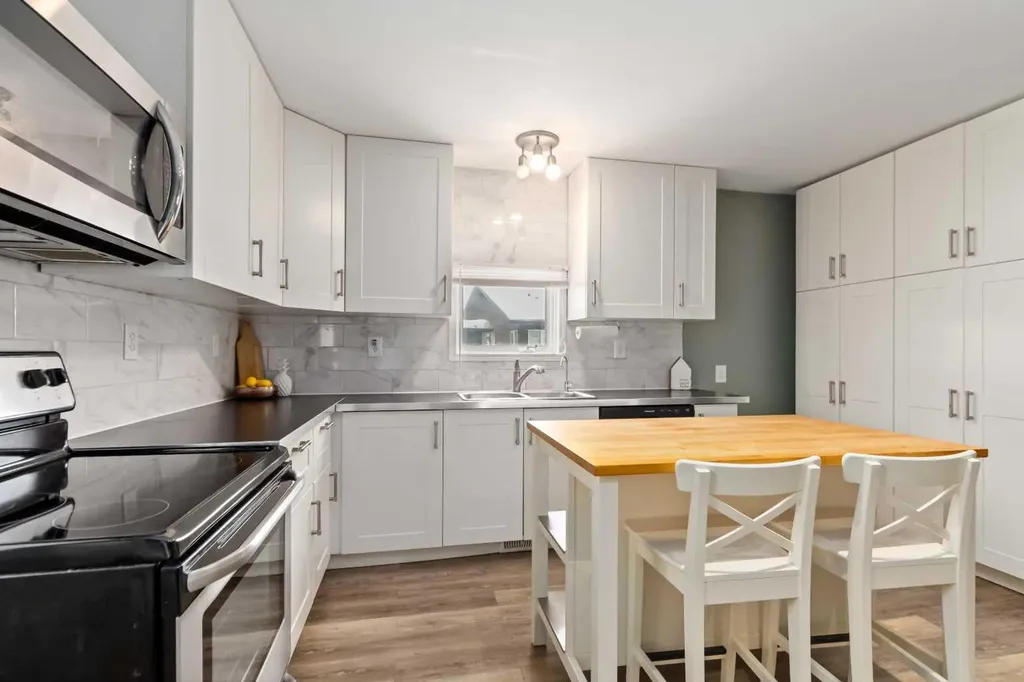 54 Poplar Crescent Gregoire Lake Estates AB T9H 0L2