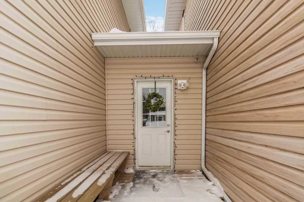 54 Poplar Crescent Gregoire Lake Estates AB T9H 0L2