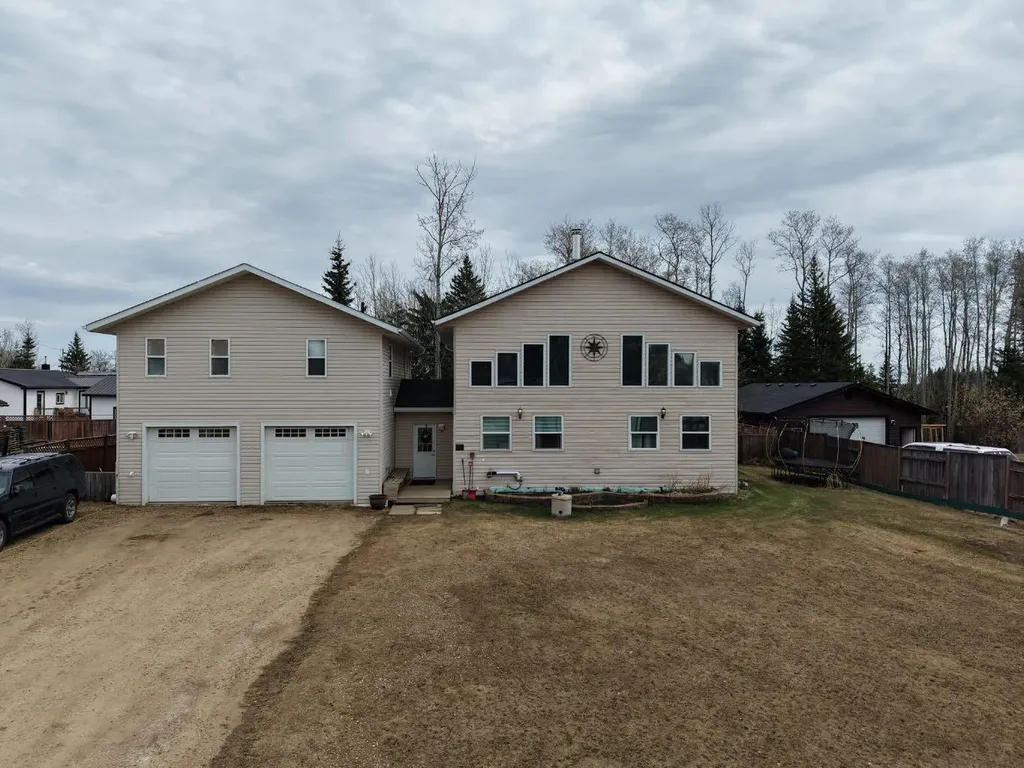 54 Poplar Crescent Gregoire Lake Estates AB T9H 0L2