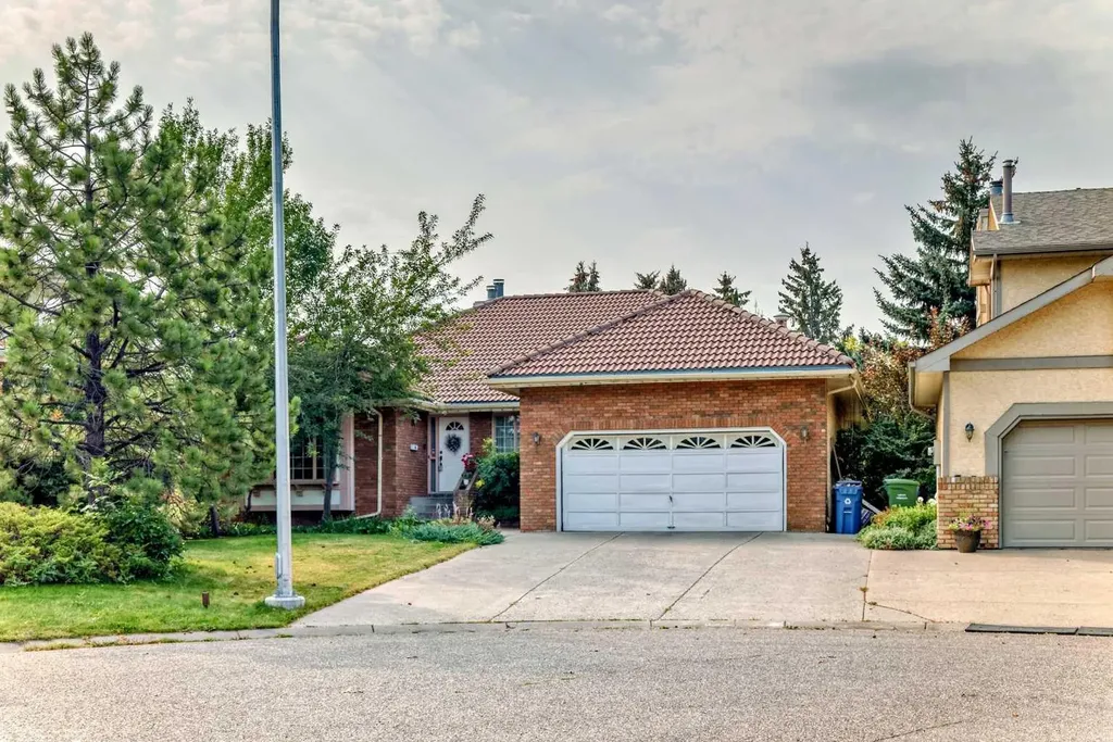 131 Varsity Estates Terrace NW Calgary AB T3B 5J6