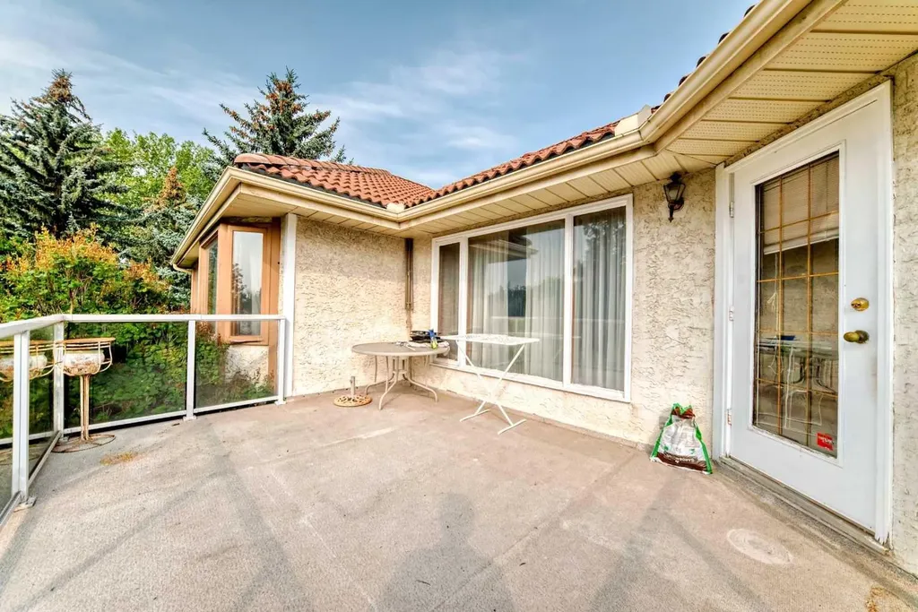 131 Varsity Estates Terrace NW Calgary AB T3B 5J6
