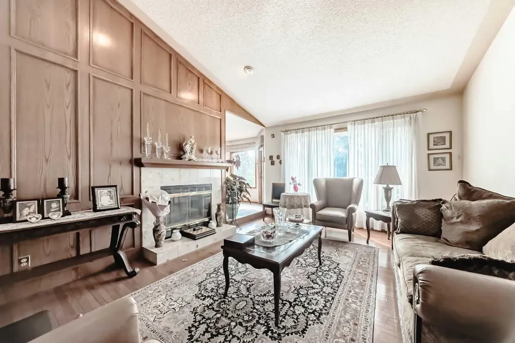 131 Varsity Estates Terrace NW Calgary AB T3B 5J6