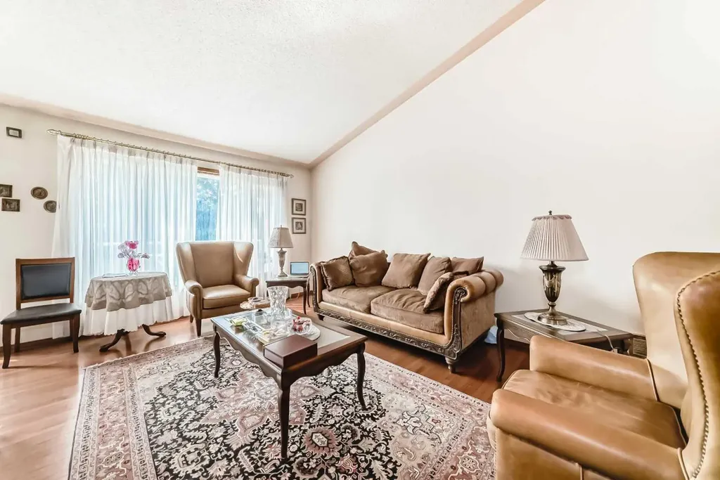 131 Varsity Estates Terrace NW Calgary AB T3B 5J6