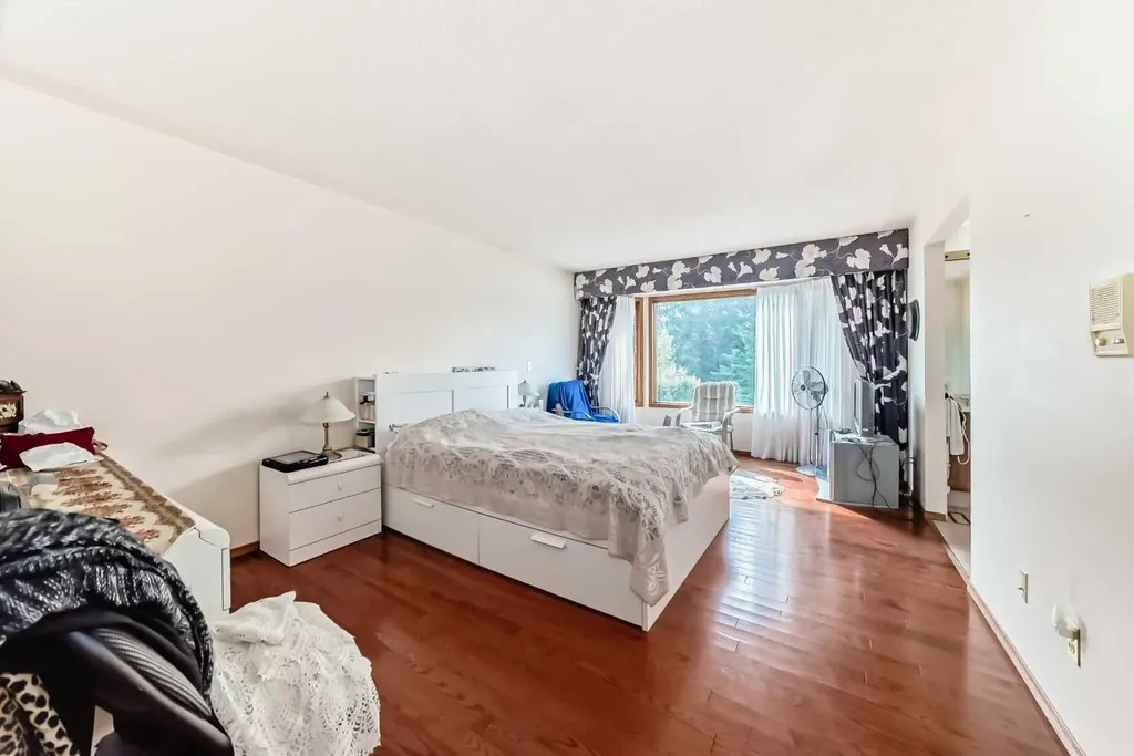 131 Varsity Estates Terrace NW Calgary AB T3B 5J6