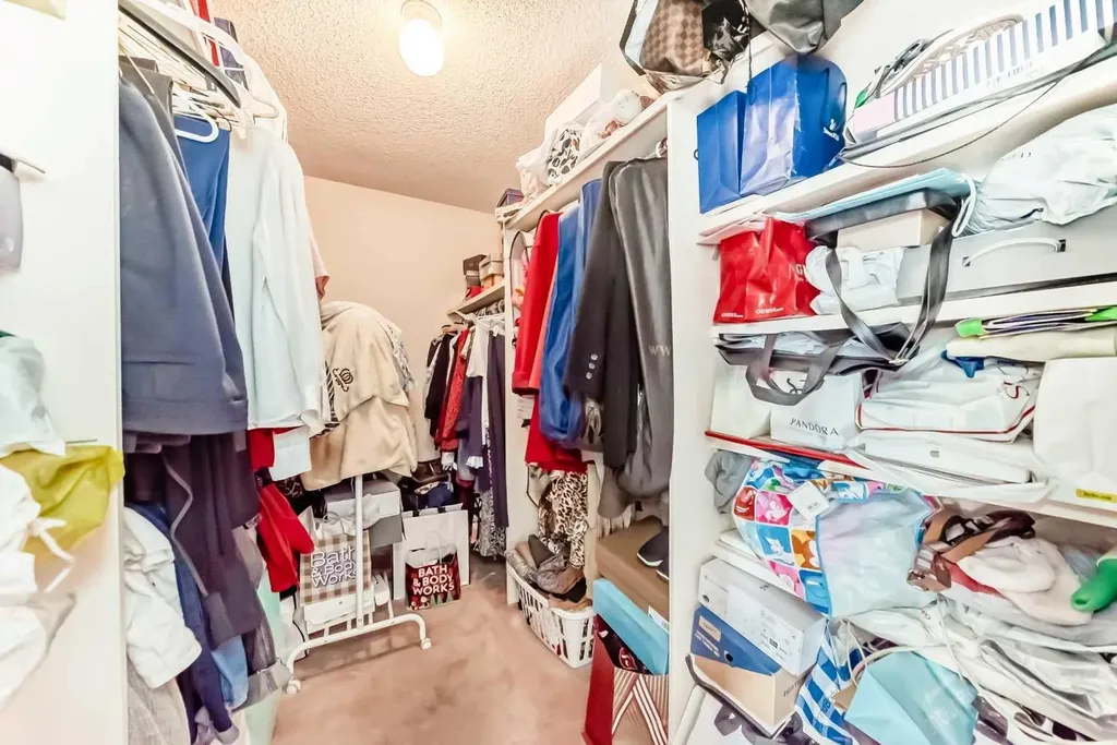131 Varsity Estates Terrace NW Calgary AB T3B 5J6