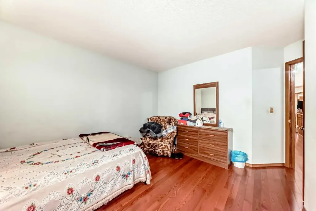 131 Varsity Estates Terrace NW Calgary AB T3B 5J6