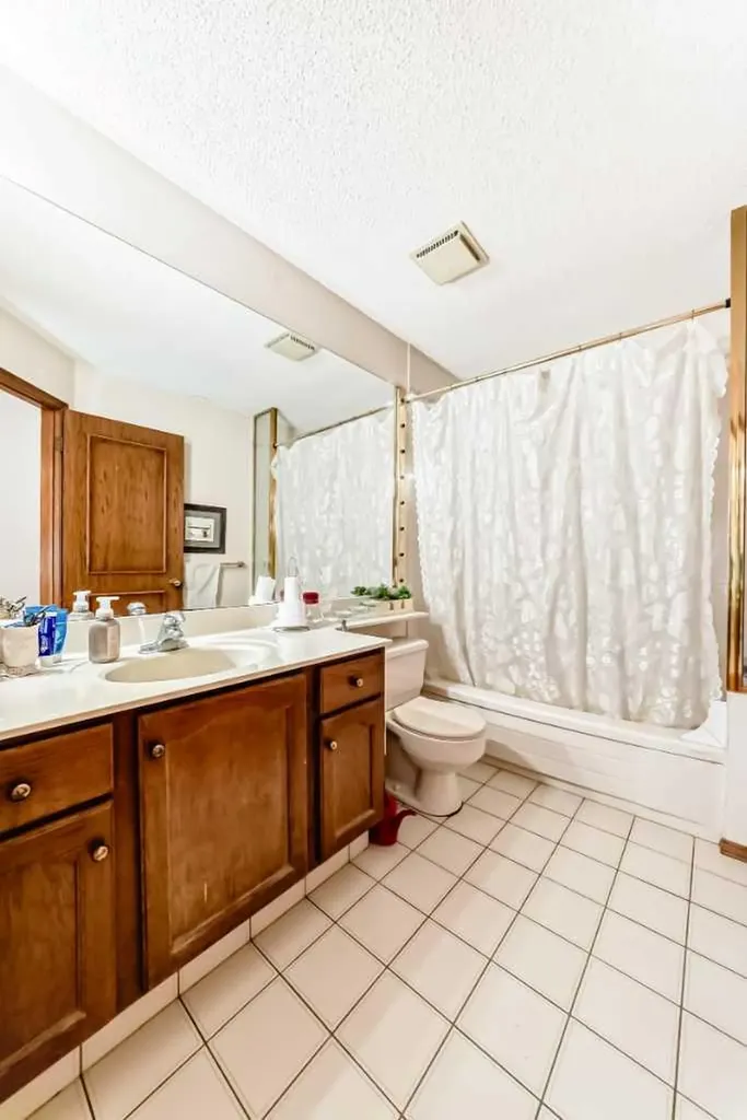 131 Varsity Estates Terrace NW Calgary AB T3B 5J6