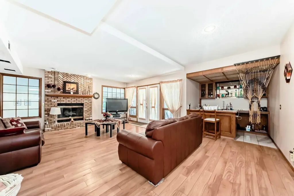 131 Varsity Estates Terrace NW Calgary AB T3B 5J6