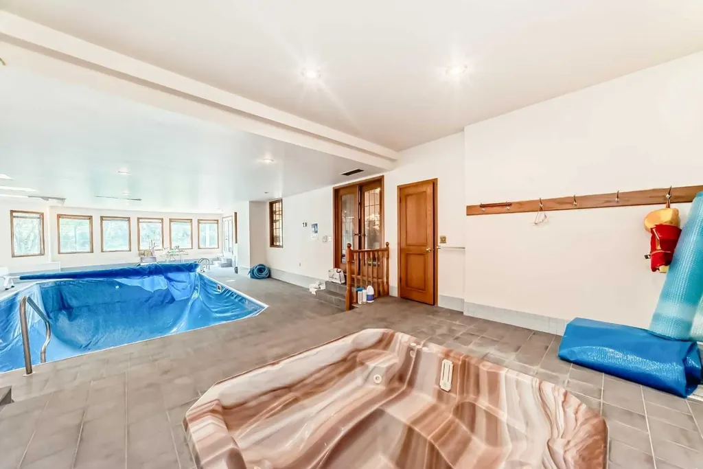 131 Varsity Estates Terrace NW Calgary AB T3B 5J6