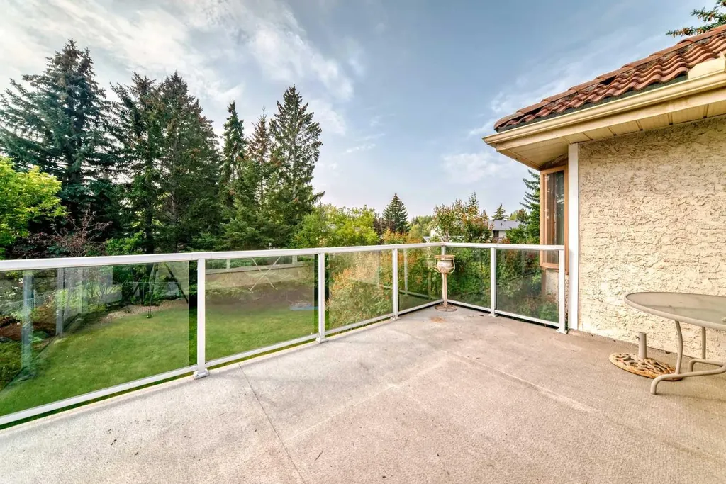 131 Varsity Estates Terrace NW Calgary AB T3B 5J6