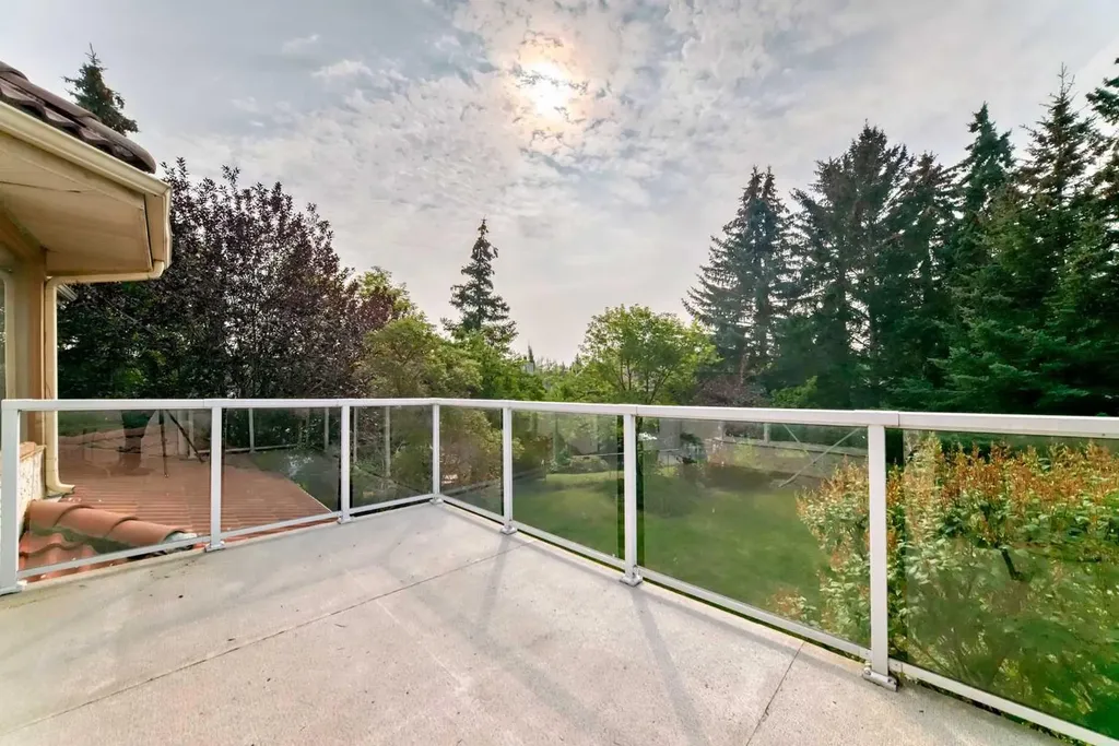 131 Varsity Estates Terrace NW Calgary AB T3B 5J6