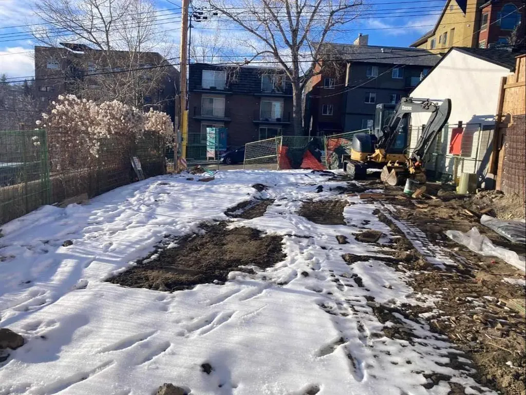 2310 17 Street SW Calgary AB T2T 4M6