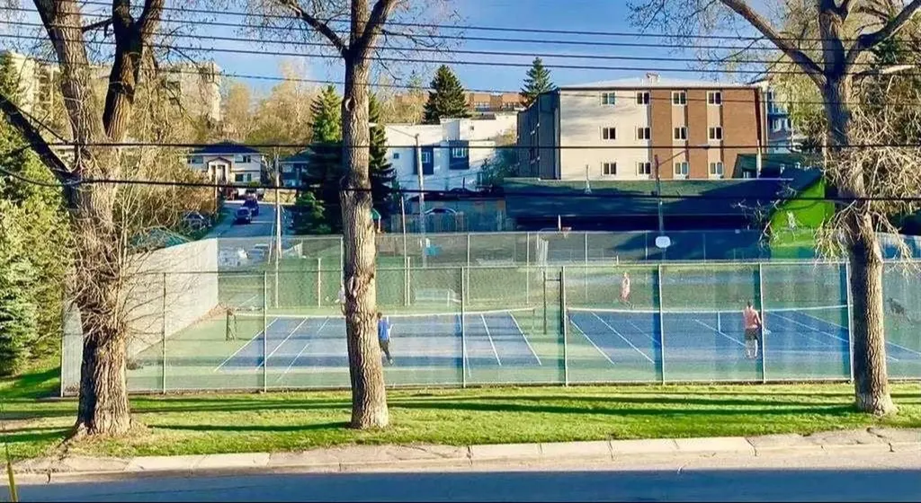 2310 17 Street SW Calgary AB T2T 4M6