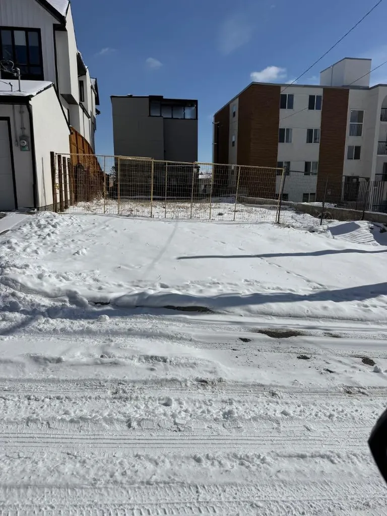 2310 17 Street SW Calgary AB T2T 4M6