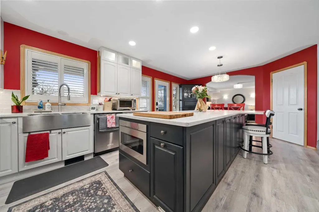 12 Sunrise Court SW Medicine Hat AB T1B 4N5