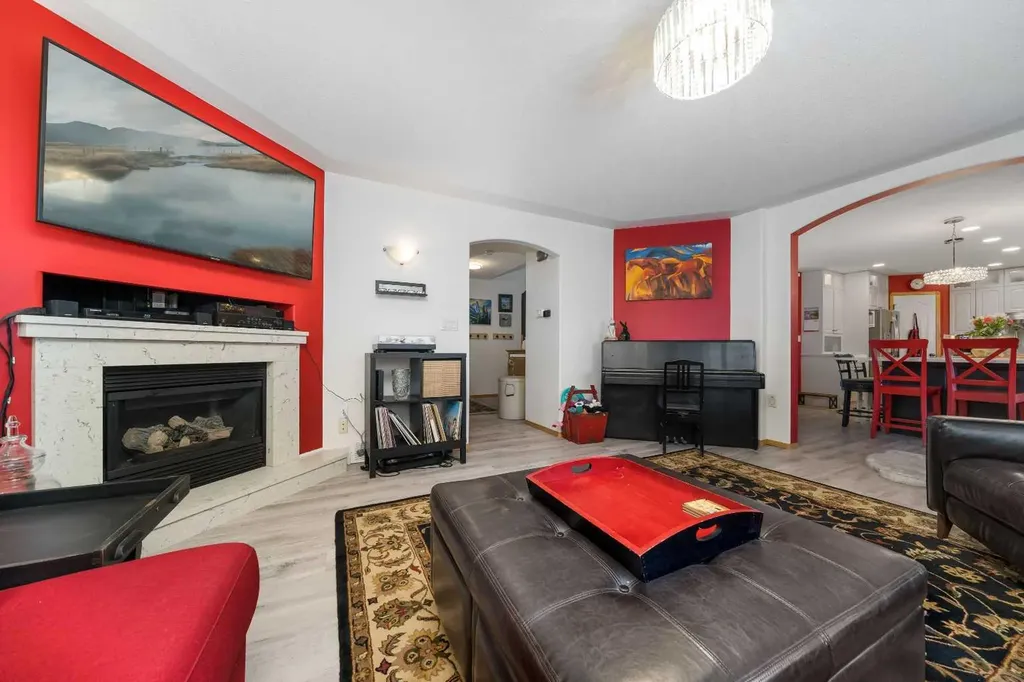 12 Sunrise Court SW Medicine Hat AB T1B 4N5