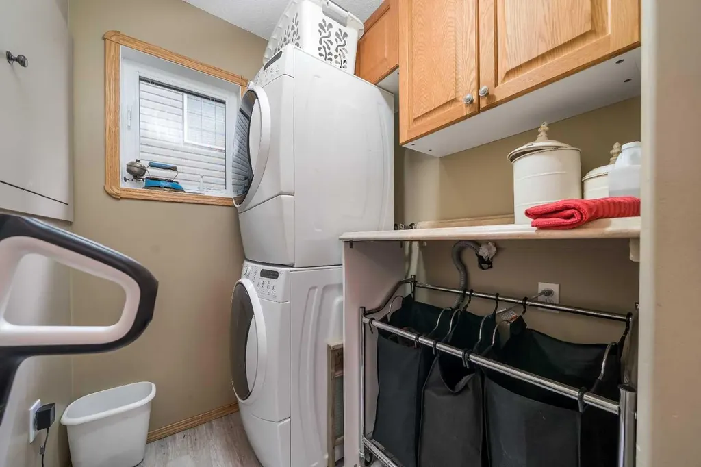 12 Sunrise Court SW Medicine Hat AB T1B 4N5
