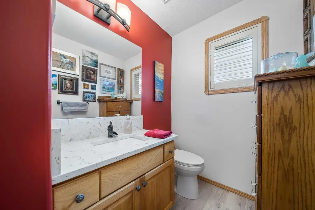 12 Sunrise Court SW Medicine Hat AB T1B 4N5