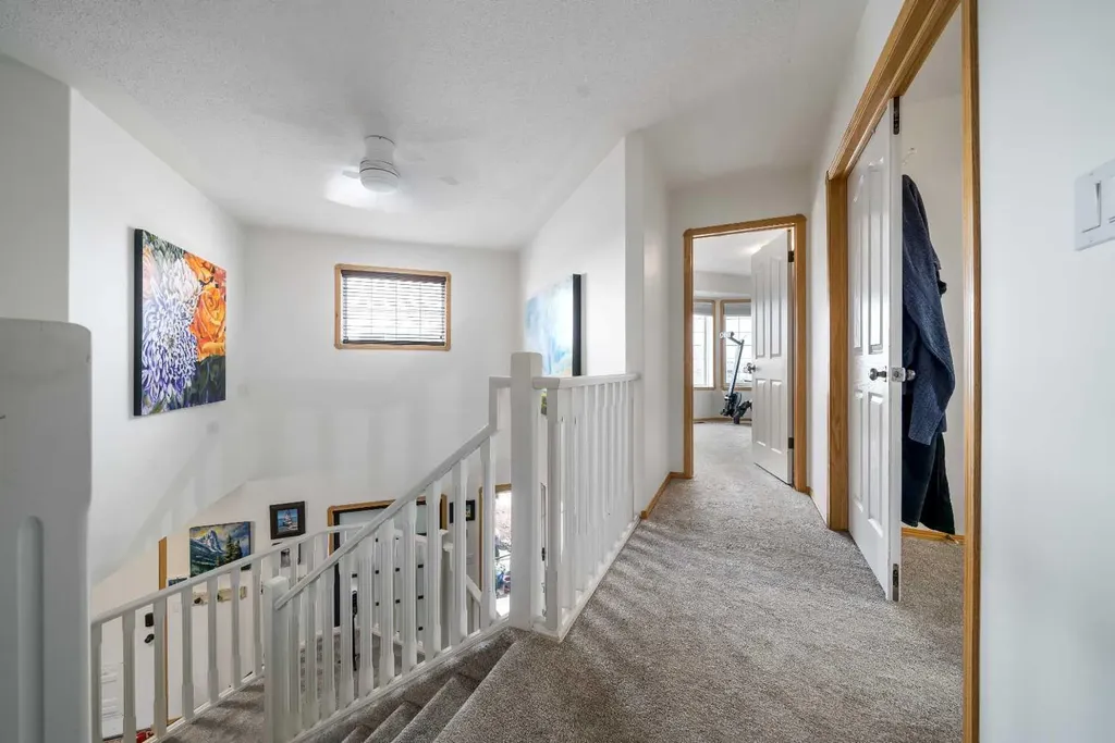 12 Sunrise Court SW Medicine Hat AB T1B 4N5
